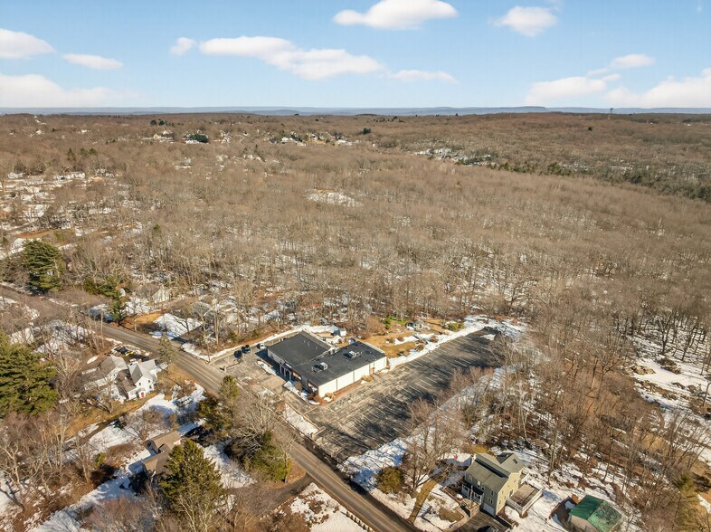 More Photos Of 1146 Spindle Hill Rd, Wolcott Freestanding For Sale