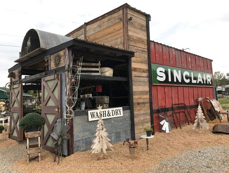 More Photos Of 15 Main St, Mammoth Spring Office For Sale