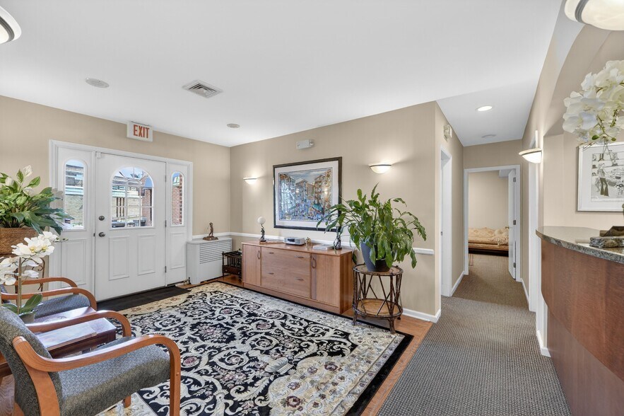 Primary Photo Of 10 Nosband Ave, White Plains Apartments For Sale