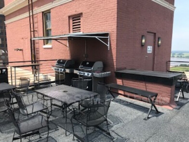 More Photos Of 109 N Main St, Memphis Apartments For Lease