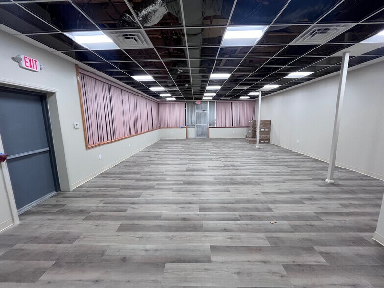 More Photos Of 99 Winthrop Ave, Lawrence Storefront Retail Office For Lease