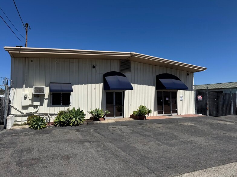 Primary Photo Of 1856 Commercial St, Escondido Service For Lease