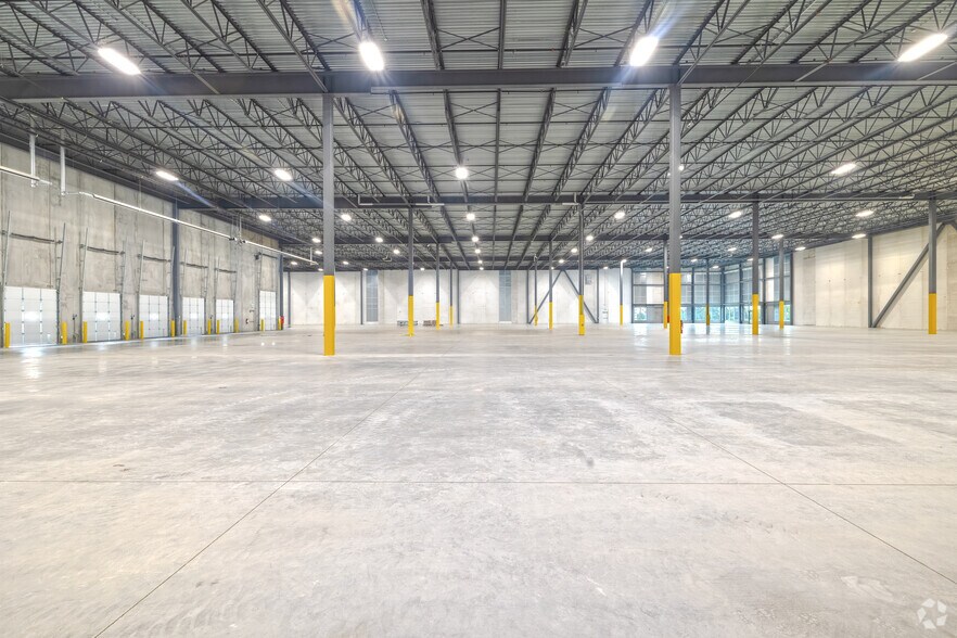 More Photos Of 203 Abbotside Way, Caledon Warehouse For Lease