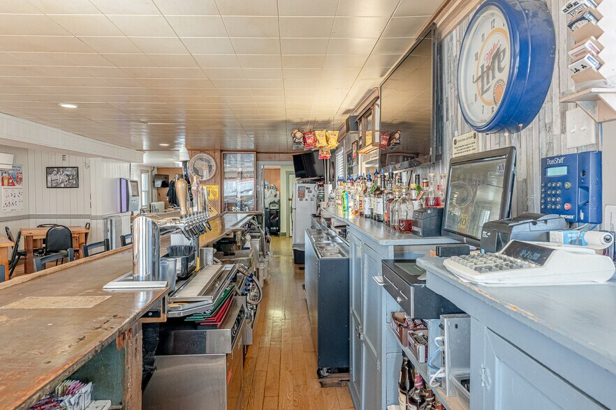 More Photos Of 127 W Main St, Belleville Restaurant For Sale