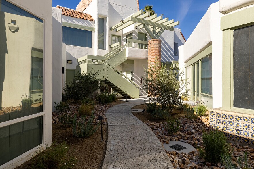 More Photos Of 73241 Highway 111, Palm Desert Storefront Retail Office For Lease