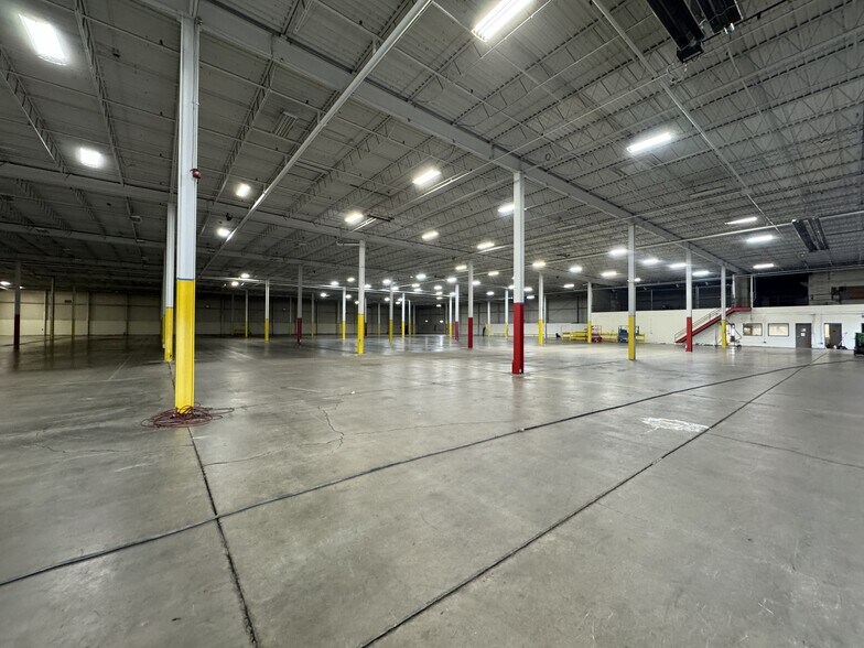 More Photos Of 26401 Fargo Ave, Bedford Heights Warehouse For Lease