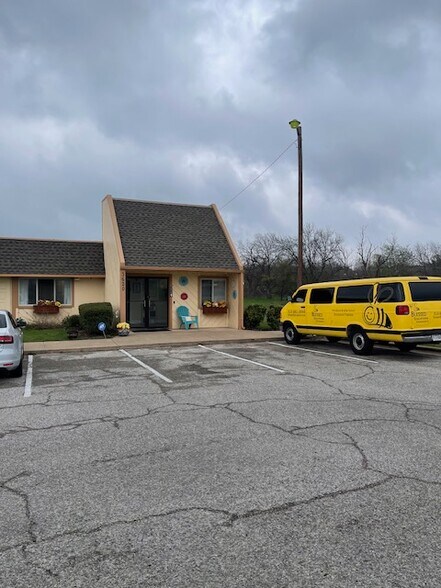 More Photos Of 3620 Hillside Dr, Round Rock Daycare Center For Lease