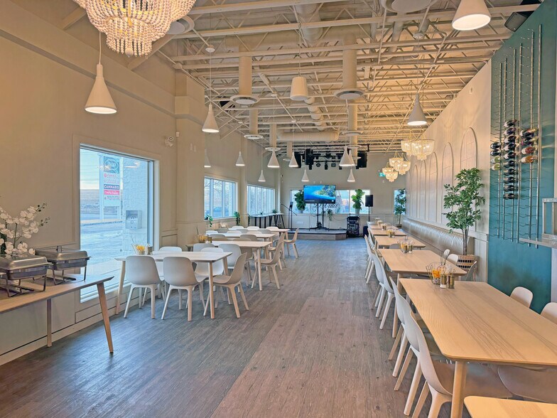 More Photos Of 460 Erin Woods Dr SE, Calgary Restaurant For Sale