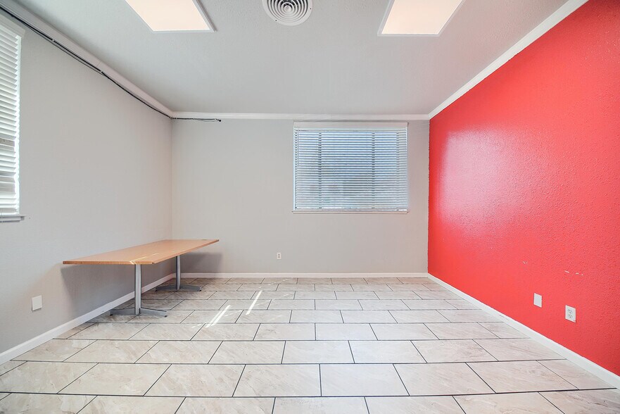 More Photos Of 33 E Magnolia St, Stockton Office For Lease