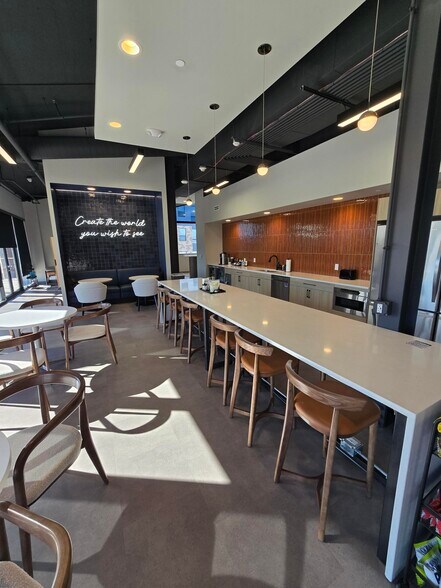 More Photos Of 505 Market St, West Des Moines Office For Sale