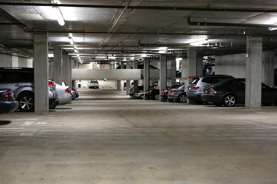 More Photos Of 555 4th St, San Francisco Parking Garage For Sale