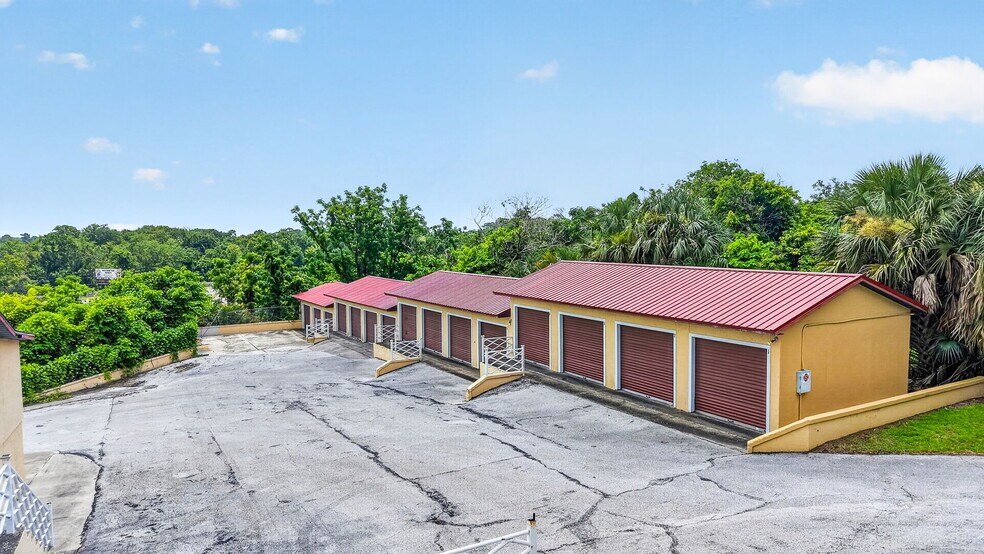 Primary Photo Of 611 N Dixie Ave, Fruitland Park Self Storage For Sale