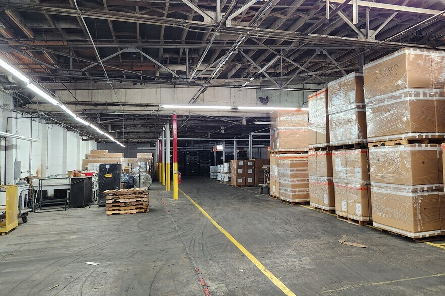 More Photos Of 406 N Irish St, Greeneville Industrial For Sale