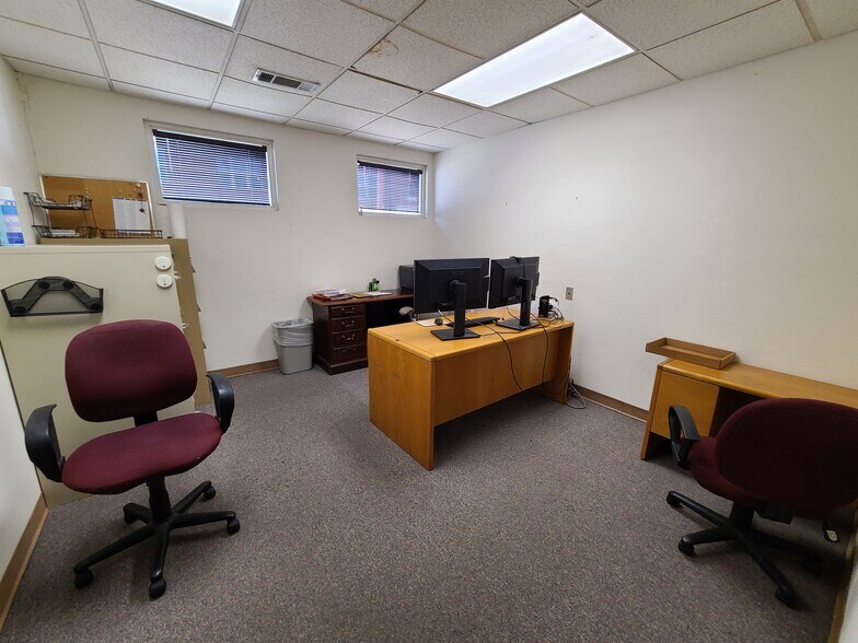 More Photos Of 12803 Demetra Dr, Farmers Branch Office Residential For Lease