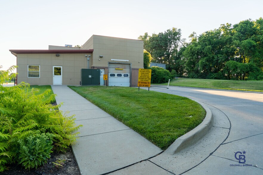 More Photos Of 3311 N Belt Hwy, Saint Joseph Carwash For Sale