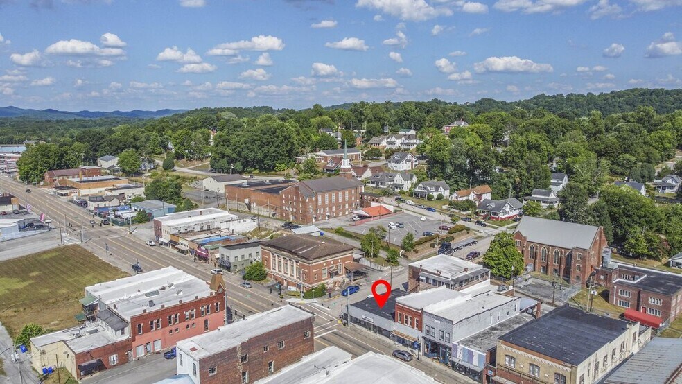More Photos Of 430 N Roane St, Harriman Storefront For Sale