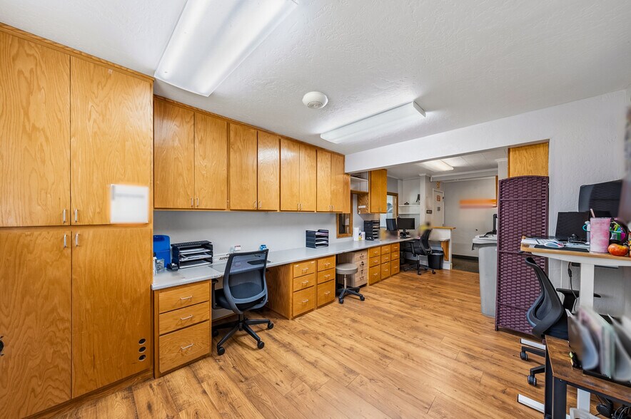 More Photos Of 21990 Highway 62, Shady Cove Healthcare For Sale