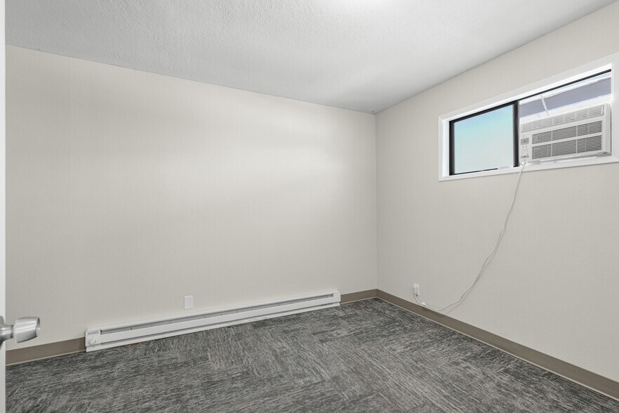 More Photos Of 118 Engle Ave, Molalla Storefront For Sale