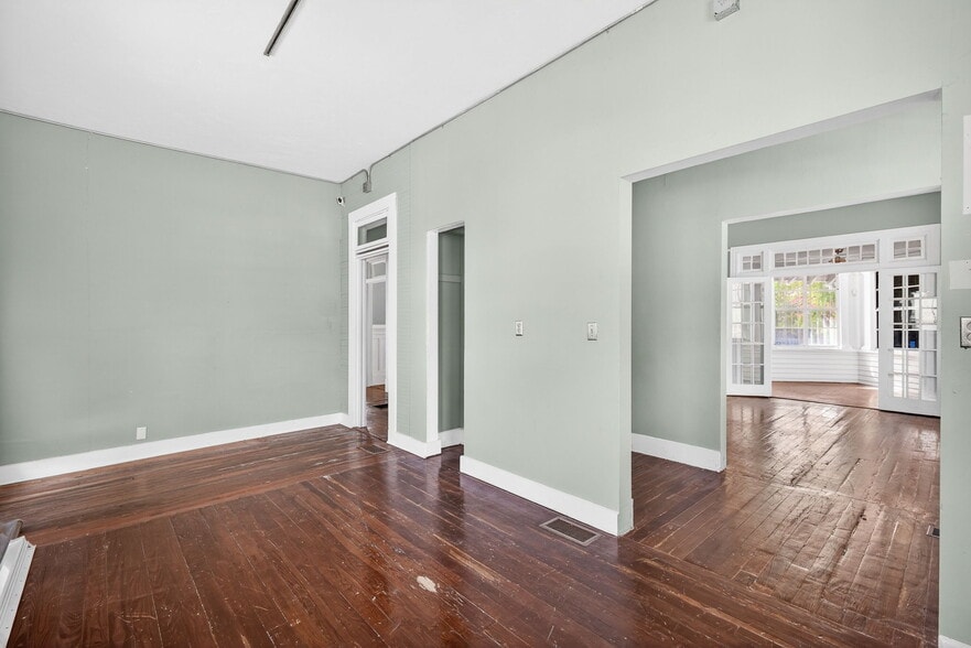 More Photos Of 1793 Fowler St, Fort Myers Freestanding For Sale