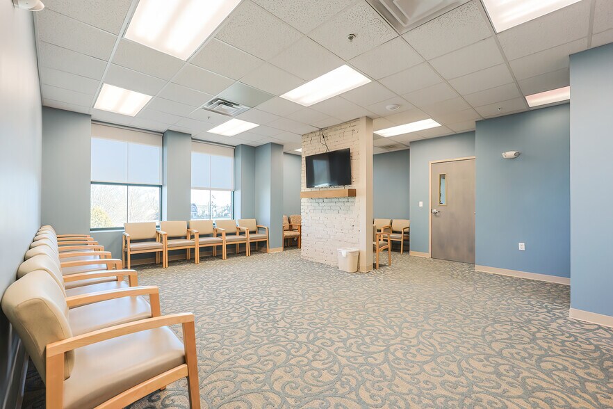 More Photos Of 1151 Robeson St, Fall River Medical For Sale