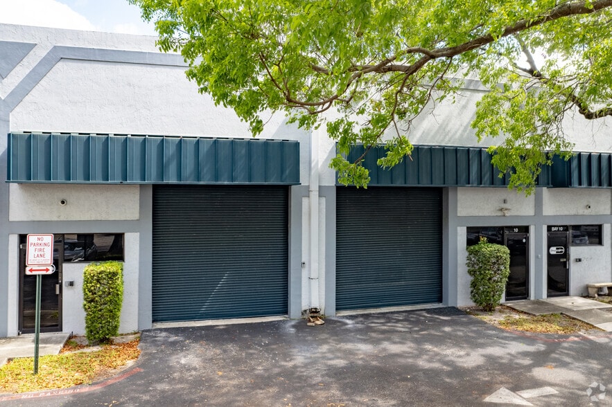 More Photos Of 6741 W Sunrise Blvd, Plantation Unknown For Lease