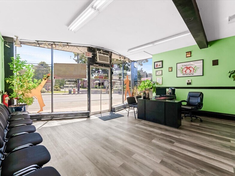 More Photos Of 1761-1763 New York Ave, Huntington Station Storefront Retail Residential For Lease
