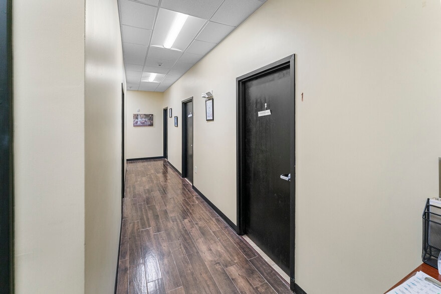 More Photos Of 175 W Railroad St, Pembroke Storefront For Lease