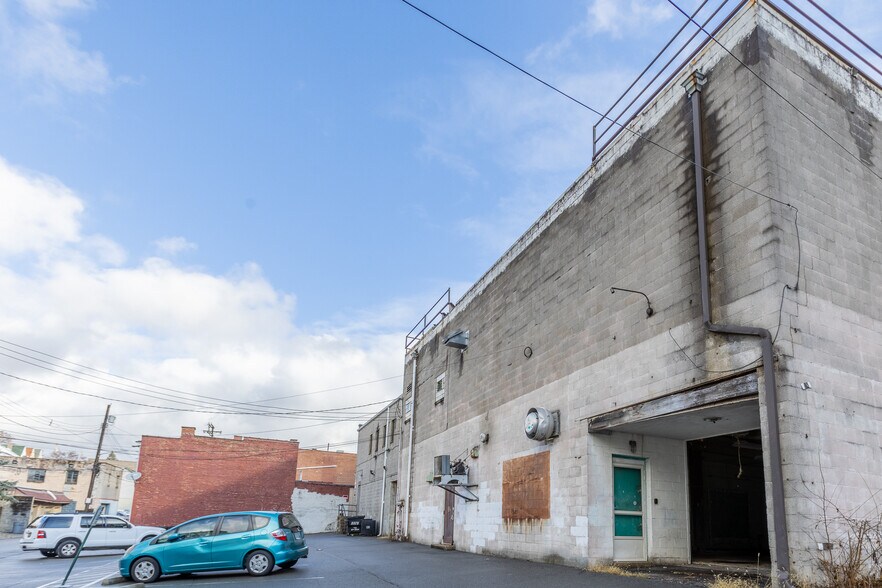 More Photos Of 202 Brownsville Rd, Pittsburgh Storefront For Lease