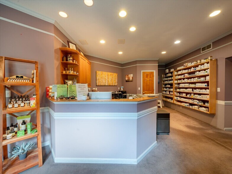 More Photos Of 55 Sullys Trl, Pittsford Office For Lease