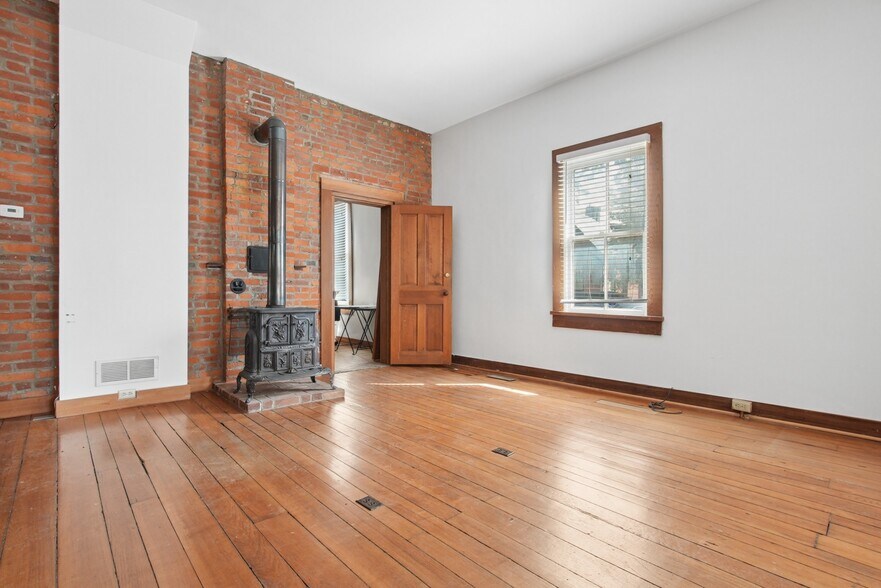 More Photos Of 54 E Whittier St, Columbus Medical For Lease