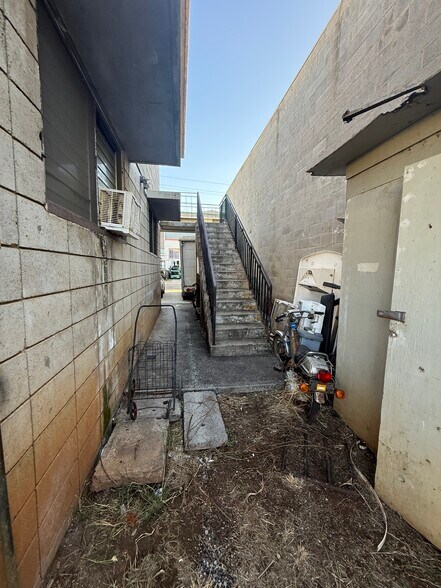 More Photos Of 2135 Bannister Pl, Honolulu Multifamily For Sale