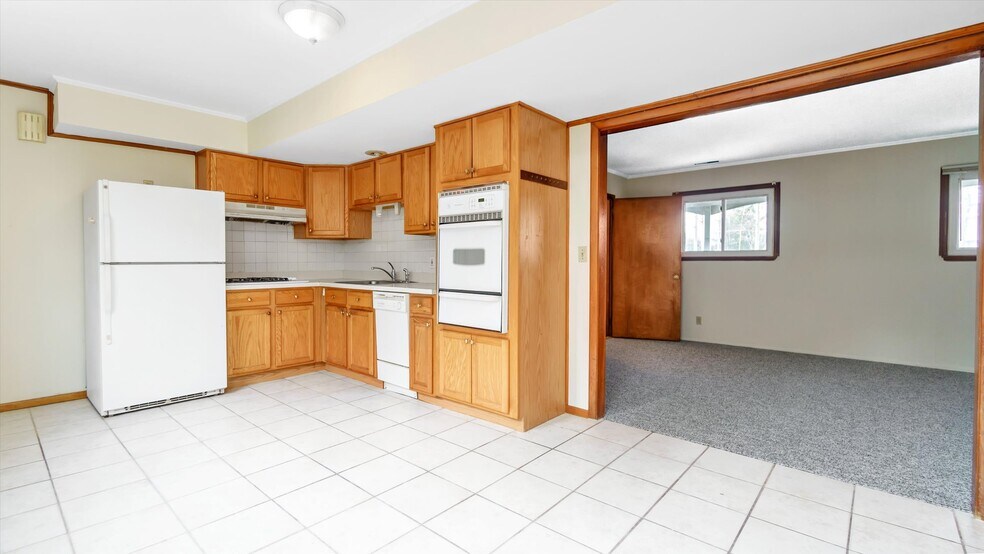 More Photos Of 17 Jefferson Ave, Northport Multifamily For Sale