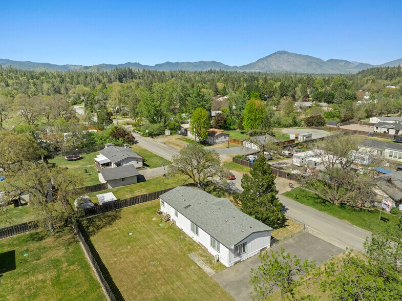 More Photos Of 387 Tavis Dr, Merlin Manufactured Housing Mobile Home Park For Sale