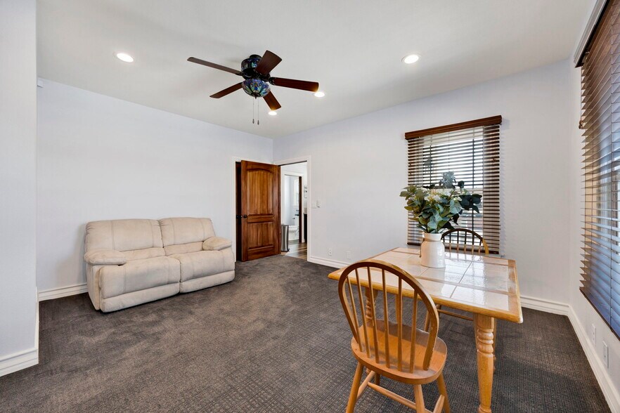 More Photos Of 620 W Foothill Blvd, Monrovia Office For Sale