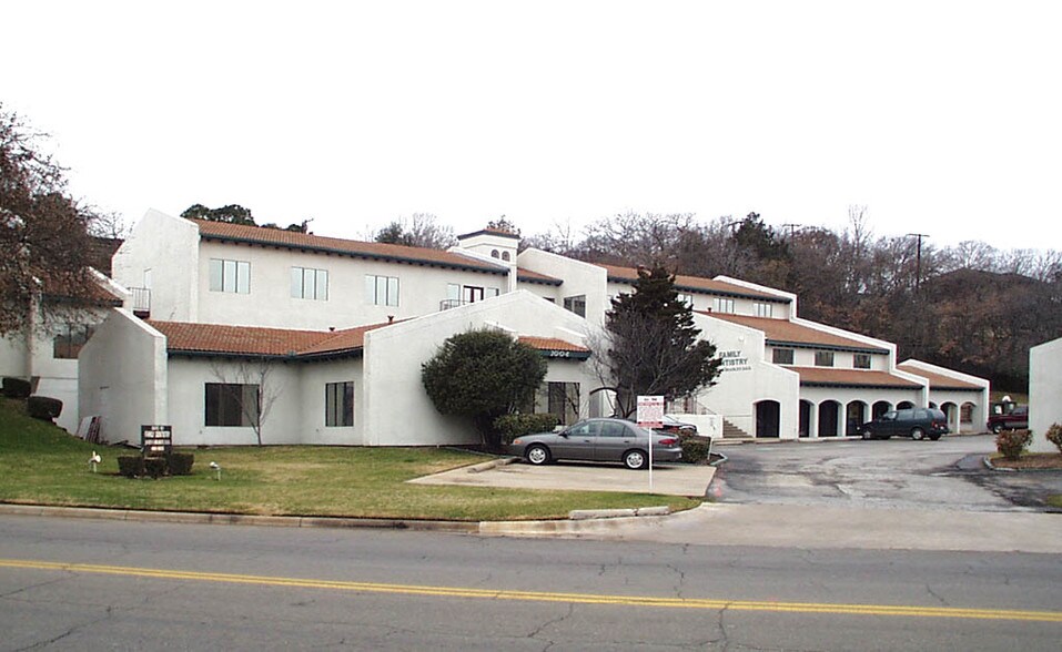 Primary Photo Of 1004 N Bowen Rd, Arlington Medical For Lease