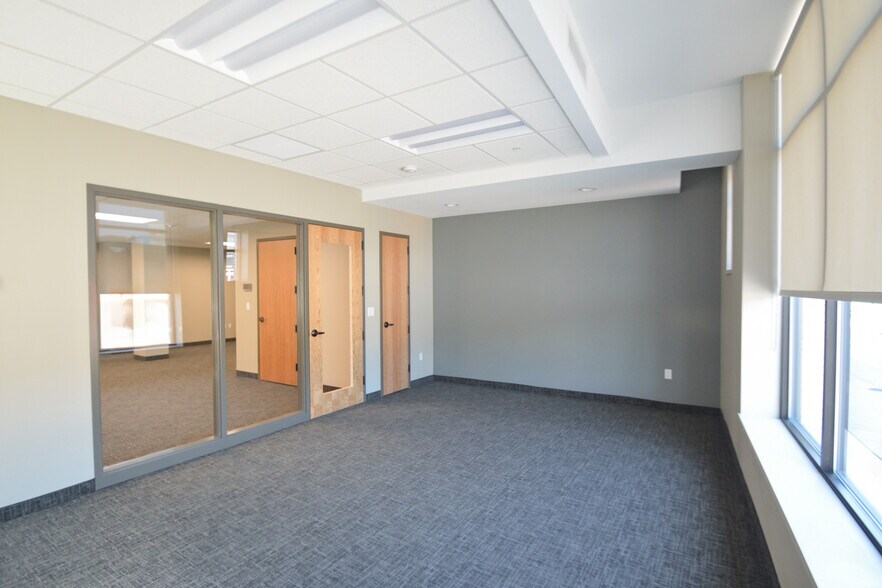 More Photos Of 57 Canal St, Lockport Office For Lease