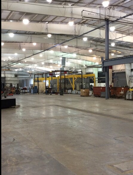 More Photos Of 896 Bowling Green Rd, Lexington Manufacturing For Lease