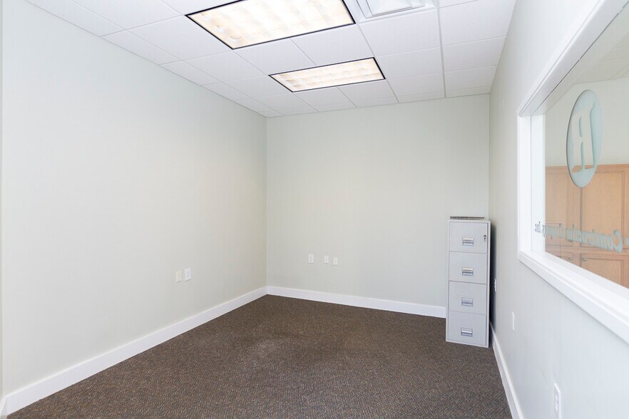 More Photos Of 2718 Piedmont Rd NE, Atlanta Office For Lease