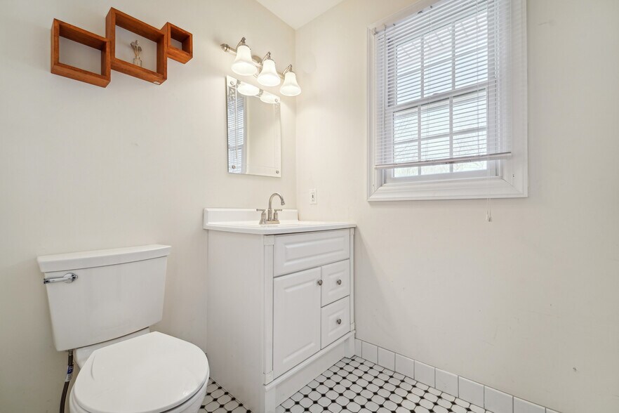 More Photos Of 414 Centre St, Nutley Office For Sale