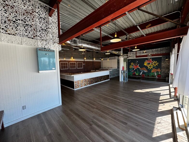 More Photos Of 2830 Wade Hampton Blvd, Taylors Freestanding For Lease