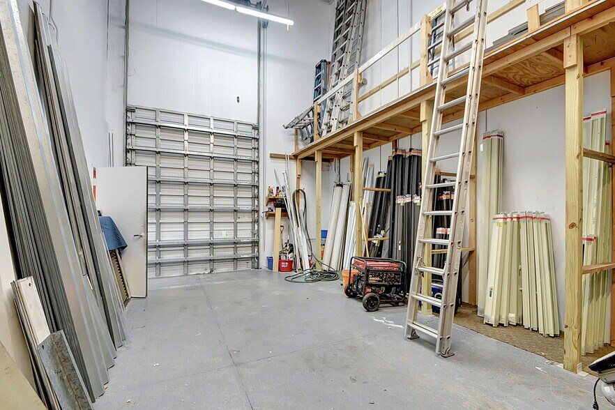 More Photos Of 7150 Seacrest Blvd, Lantana Showroom For Sale