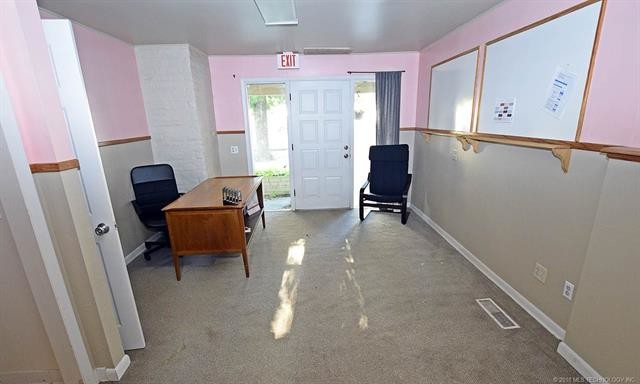 More Photos Of 223 N East Ave, Tahlequah Office For Sale