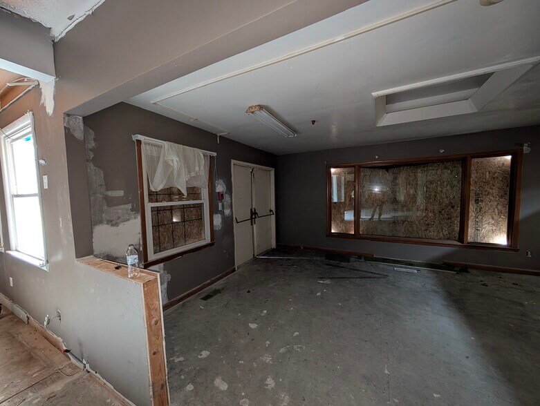 More Photos Of 2430-2440 Bowser Ave, Fort Wayne Apartments For Sale