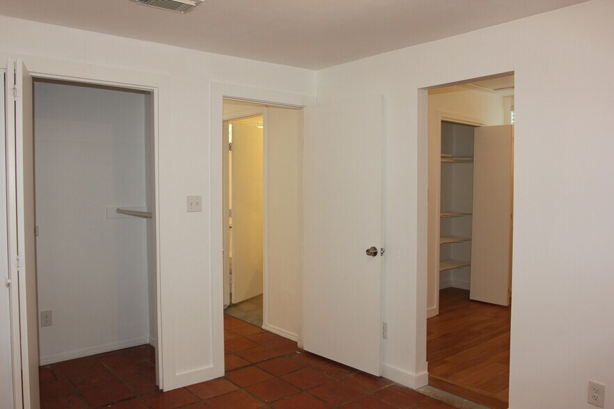 More Photos Of 1601 Holly St, Austin Medical For Lease