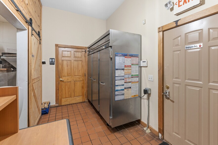 More Photos Of 410 Main St, Sandstone Restaurant For Sale