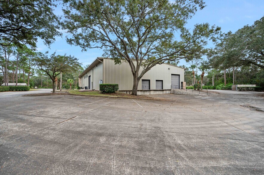 More Photos Of 3 Sunshine Blvd, Ormond Beach Manufacturing For Lease