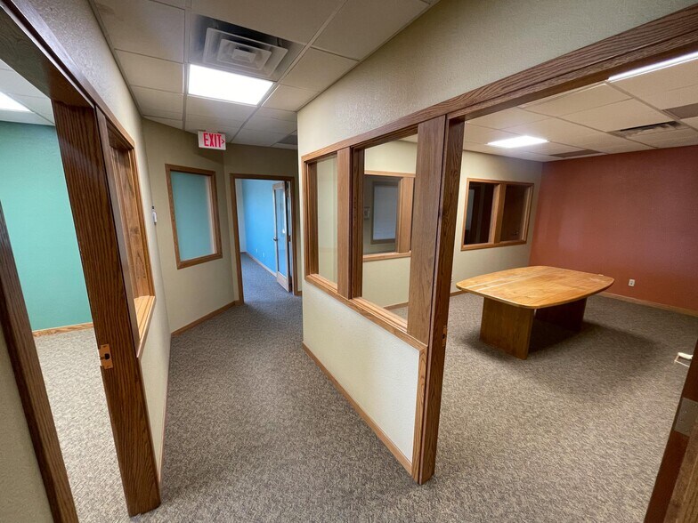 More Photos Of 1160 Lake Plaza Dr, Colorado Springs Office For Lease