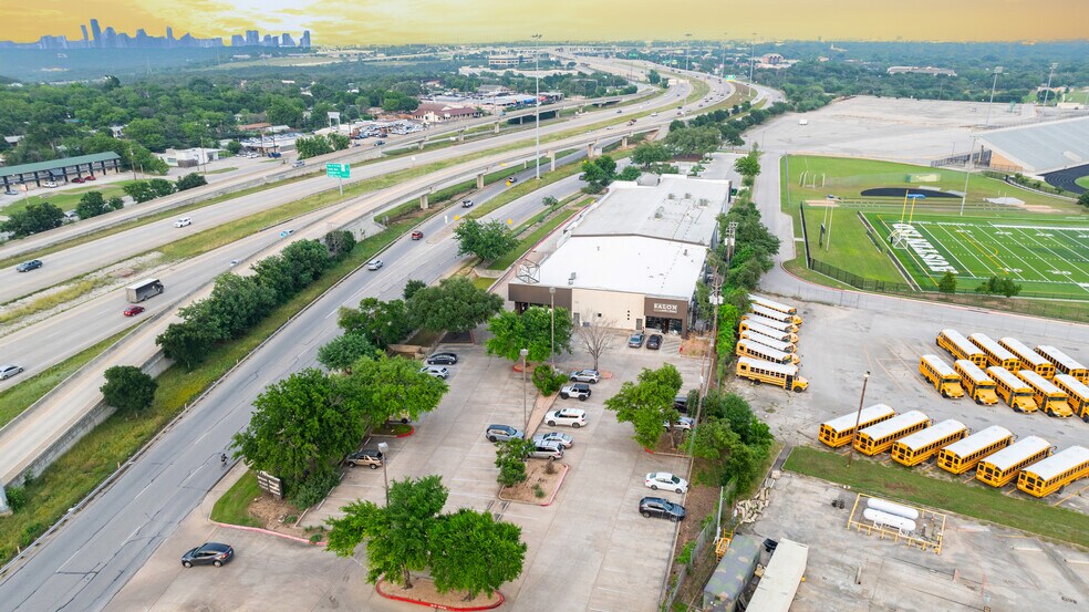 More Photos Of 4715 S Lamar Blvd, Sunset Valley Storefront For Lease