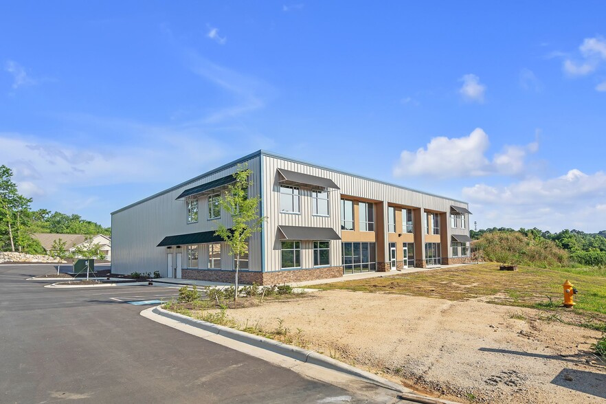 More Photos Of 1703 Roundrock Dr, Raleigh Flex For Lease