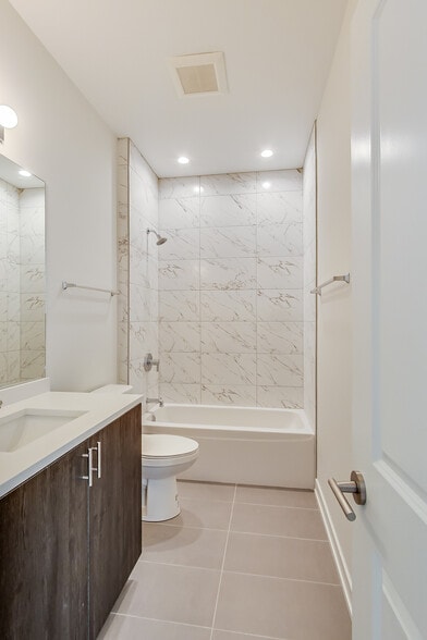 More Photos Of , Chicago Multifamily For Sale